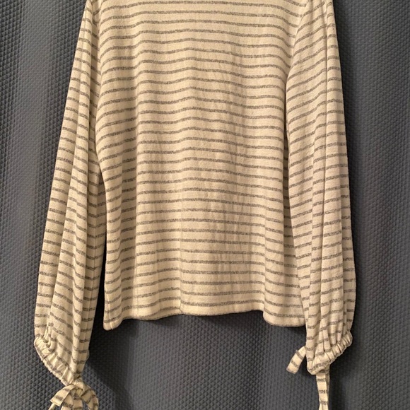 A New Approach Sweater - Picture 3 of 4